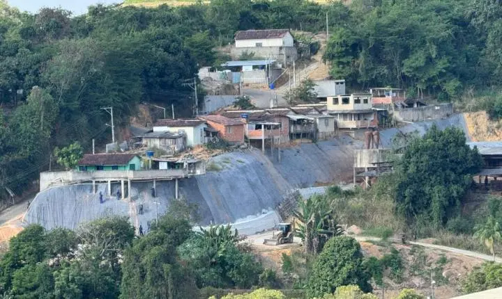 Obra de R$ 5,5 milhões avança e reforça proteção contra deslizamentos em São Domingos do Norte