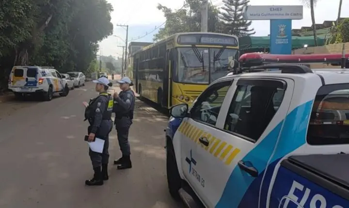 Operação fiscaliza transporte escolar e flagra irregularidades em Cariacica