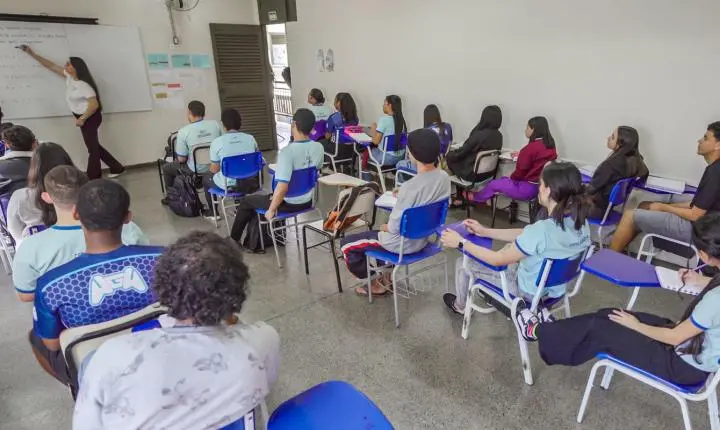 Pé-de-Meia paga hoje 5ª parcela a alunos nascidos em julho e agosto  