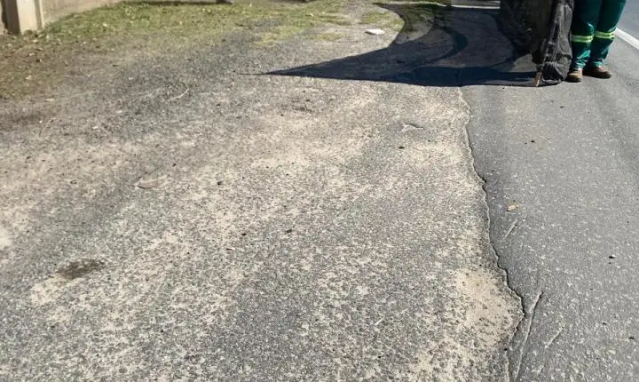 Prefeitura intensifica serviços de limpeza em bairro de Cachoeiro