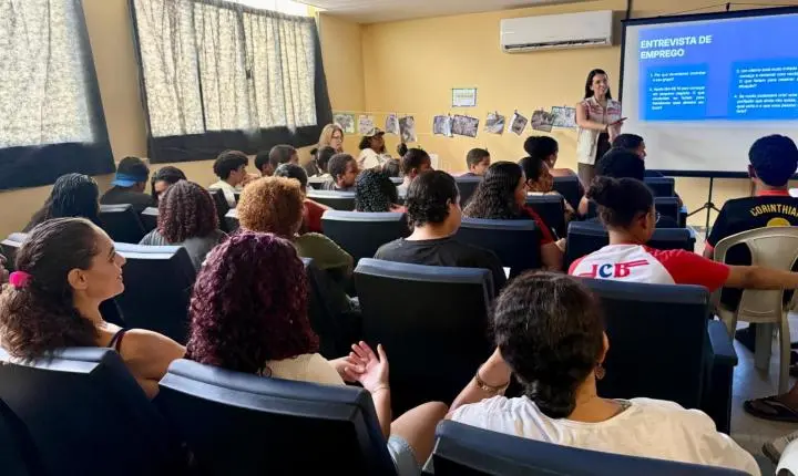 Primeiro emprego: jovens de Cariacica recebem orientações para entrar no mercado de trabalho