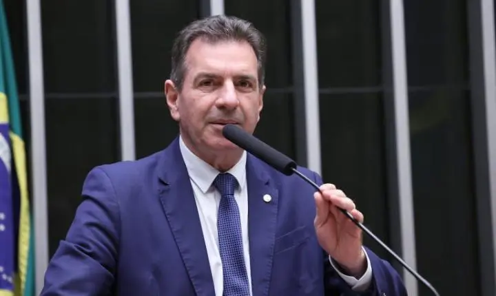 Projeto fixa em R$ 2,50 o preço mínimo do litro de leite pago ao produtor