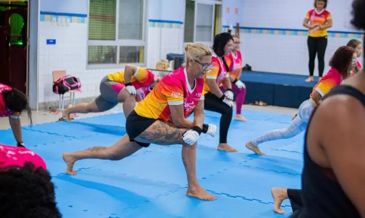 Projeto gratuito ensina defesa pessoal a mulheres na Grande Vitória