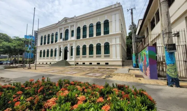 Projeto leva capacitação e abre portas para artesãos em Cachoeiro