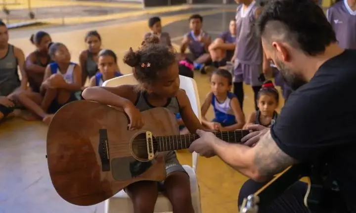 Gabi Melim abre projeto de música para jovens em Vila Velha