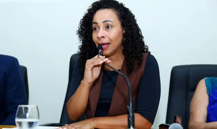 Projeto propõe capacitação permanente de servidores para enfrentar violência contra a mulher