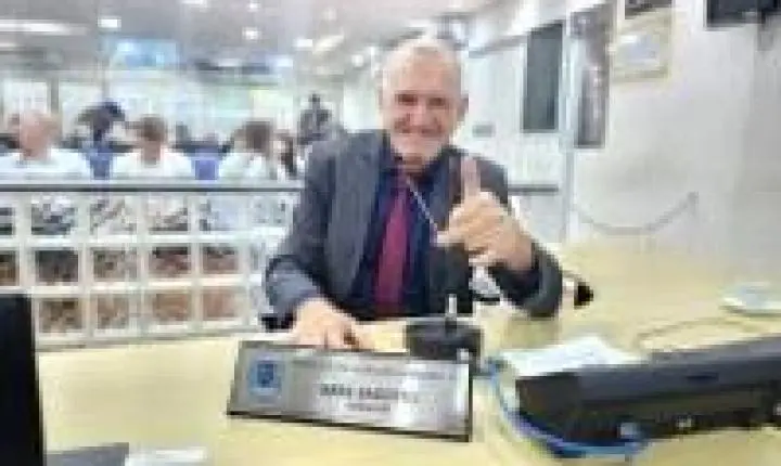 Proposta prevê pagamento de até 20% do valor da multa para cidadãos que denunciarem infrações com fotos ou vídeos; texto segue para sanção do Executivo