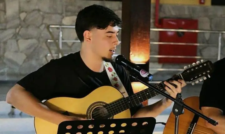 Rio Novo do Sul revela jovem talento da música raiz capixaba
