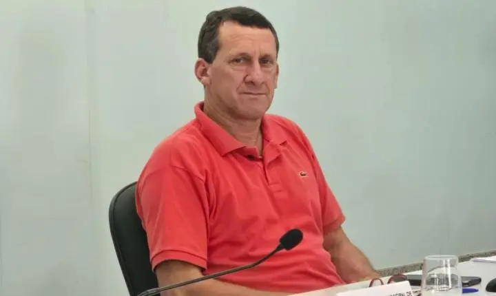 Rivelino solicita construção de pontos de ônibus na comunidade de Capivara em Vargem Alta