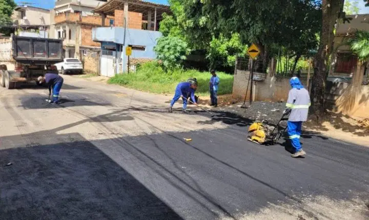 Tapa-buracos avança em Coramara e reforça manutenção viária em Cachoeiro