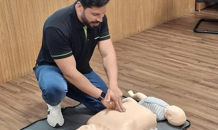 Treinamento em Cachoeiro ensina profissionais a agir em casos de parada cardíaca
