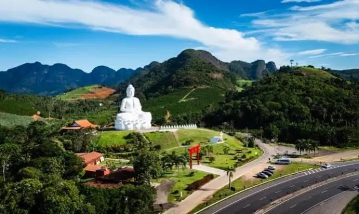 Turismo dispara no Espírito Santo e fortalece mais de 72 mil pequenos negócios
