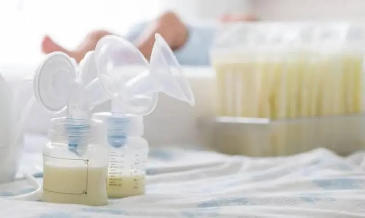 Um litro pode alimentar até 10 bebês: Cariacica reforça campanha pela doação de leite materno