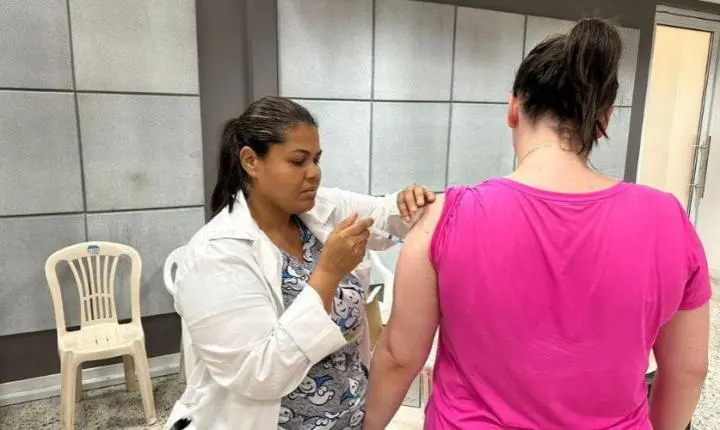 Vacinação até as 20h: Vila Velha faz mutirão nesta segunda com foco em jovens de 15 a 19 anos