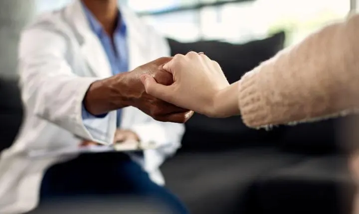 Vila Velha capacita profissionais para atendimento de crises em saúde mental de adolescentes