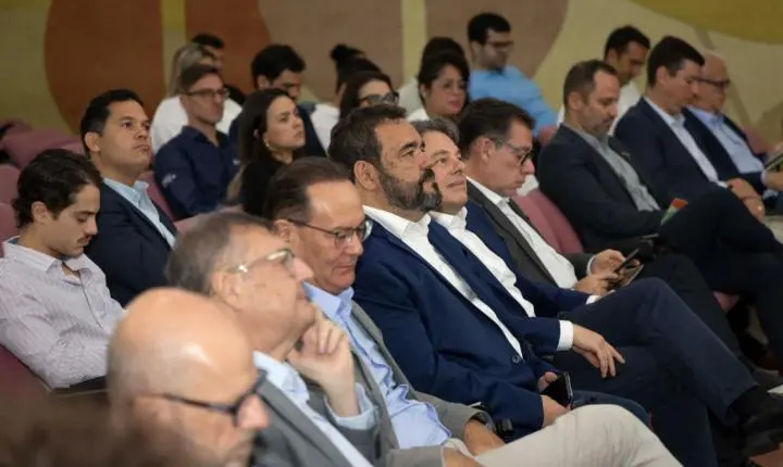 Vitória Coffee Summit 2026 vai reunir líderes mundiais do café no Espírito Santo